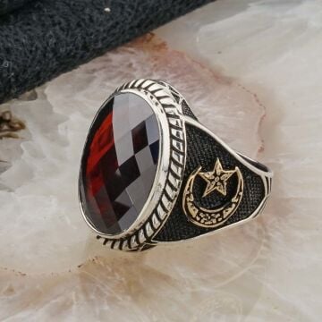 Kırmızı Zirkon Taşlı Ay Yıldız Detaylı  Gümüş Erkek Yüzük