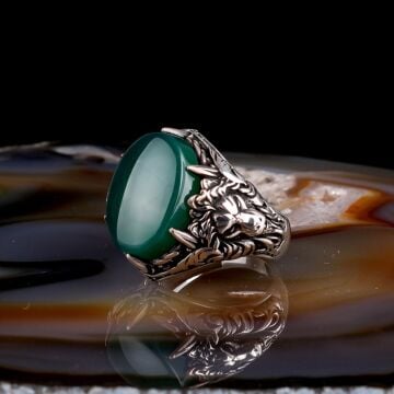 YEŞİL AKİK TAŞLI ASLAN MODEL 925 AYAR GÜMÜŞ ERKEK YÜZÜK