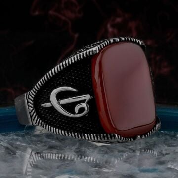 Eli Vav Tasarımlı Kırmızı Akik Taşlı 925 Ayar Gümüş Erkek Yüzük