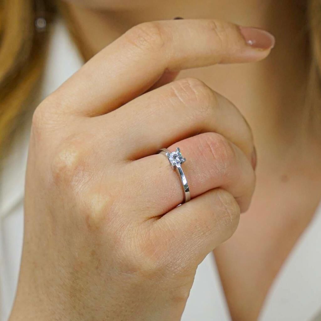 925 Ayar Gümüş Pırlanta Montür Tektaş Yüzük