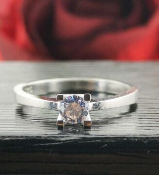 925 Ayar Gümüş Pırlanta Montür Tektaş Yüzük