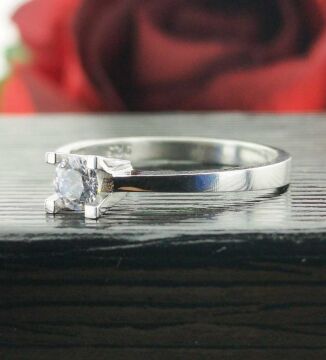 925 Ayar Gümüş Pırlanta Montür Tektaş Yüzük