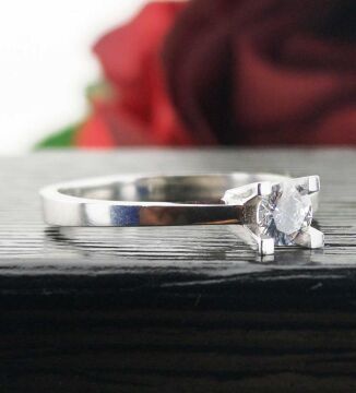 925 Ayar Gümüş Pırlanta Montür Tektaş Yüzük