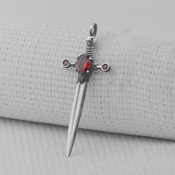 Kırmızı Zirkon Taşlı Şovalye Kılıcı 925 Ayar Gümüş Kolye Ucu