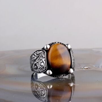 KAPLAN GÖZÜ TAŞLI KALEM İŞLEME MODEL 925 AYAR GÜMÜŞ ERKEK YÜZÜK