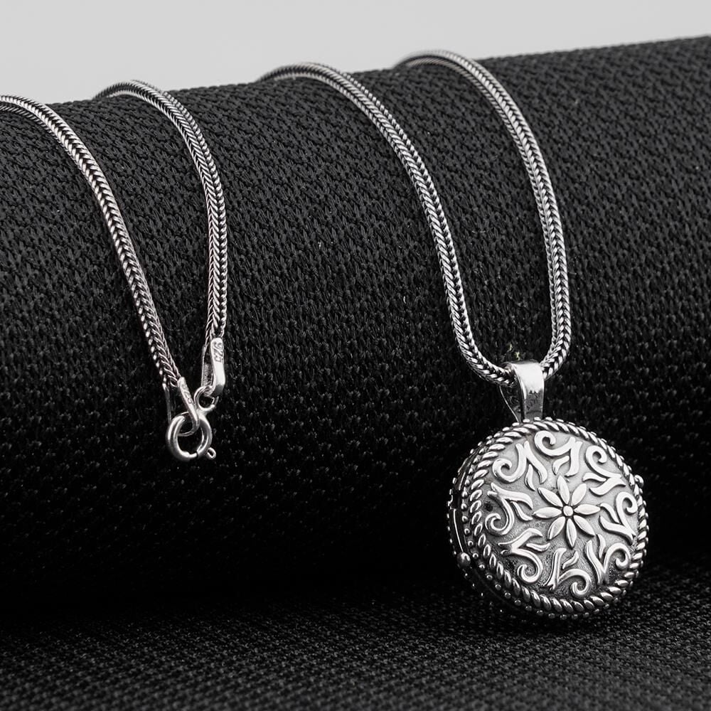 Çift Taraflı  Açılabilir 925 Ayar Gümüş Cevşen Kolye