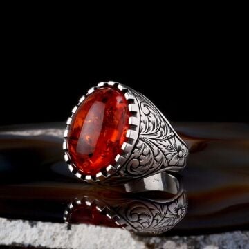 KEHRİBAR TAŞLI KALEM İŞLEME MOTİFLİ 925 AYAR GÜMÜŞ ERKEK YÜZÜK