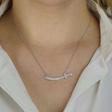 Zülfikar Kılıç Tasarımlı Beyaz Zirkon Taşlı 925 Ayar Gümüş Kadın Kolye