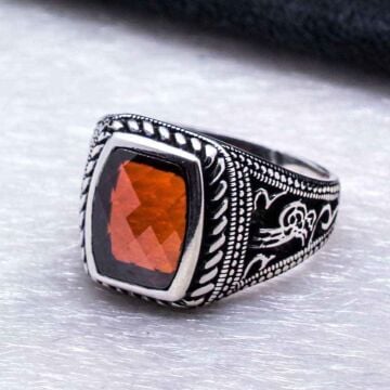 925 Ayar Gümüş Kırmızı Zirkon Taşlı Tuğralı Yüzük