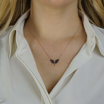 Melek Tasarımlı Siyah Zirkon Taşlı 925 Ayar Gümüş Kadın Kolye