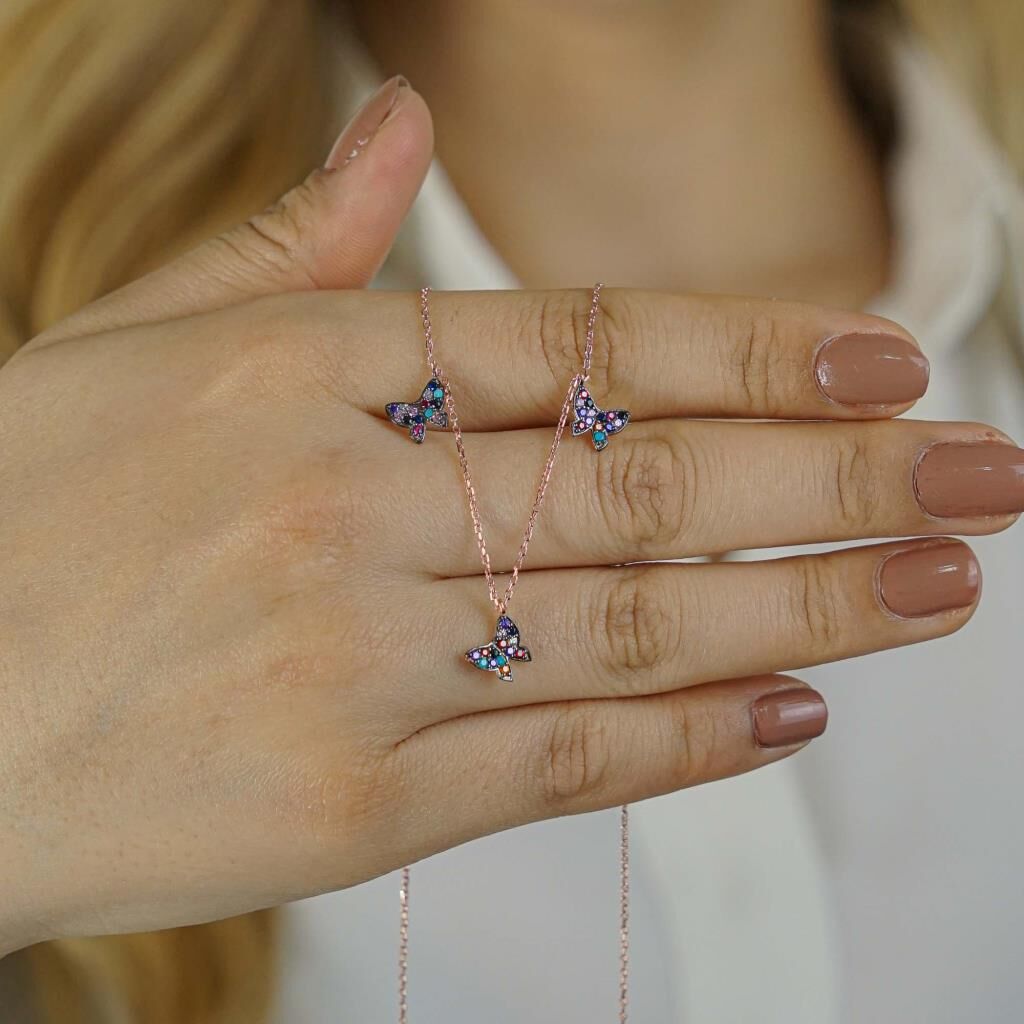 Renkli Kelebek Tasarımlı 925 Ayar Gümüş Kadın Kolye