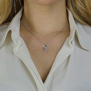 Kalp İçerisinde Papatya Tasarımlı 925 Ayar Gümüş Kadın Kolye