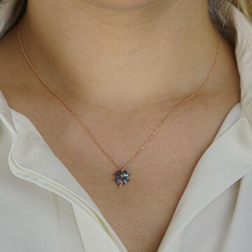 Mistik Topaz Taşlı Yonca Gümüş Kolye Kalp Detaylı Rose Renk