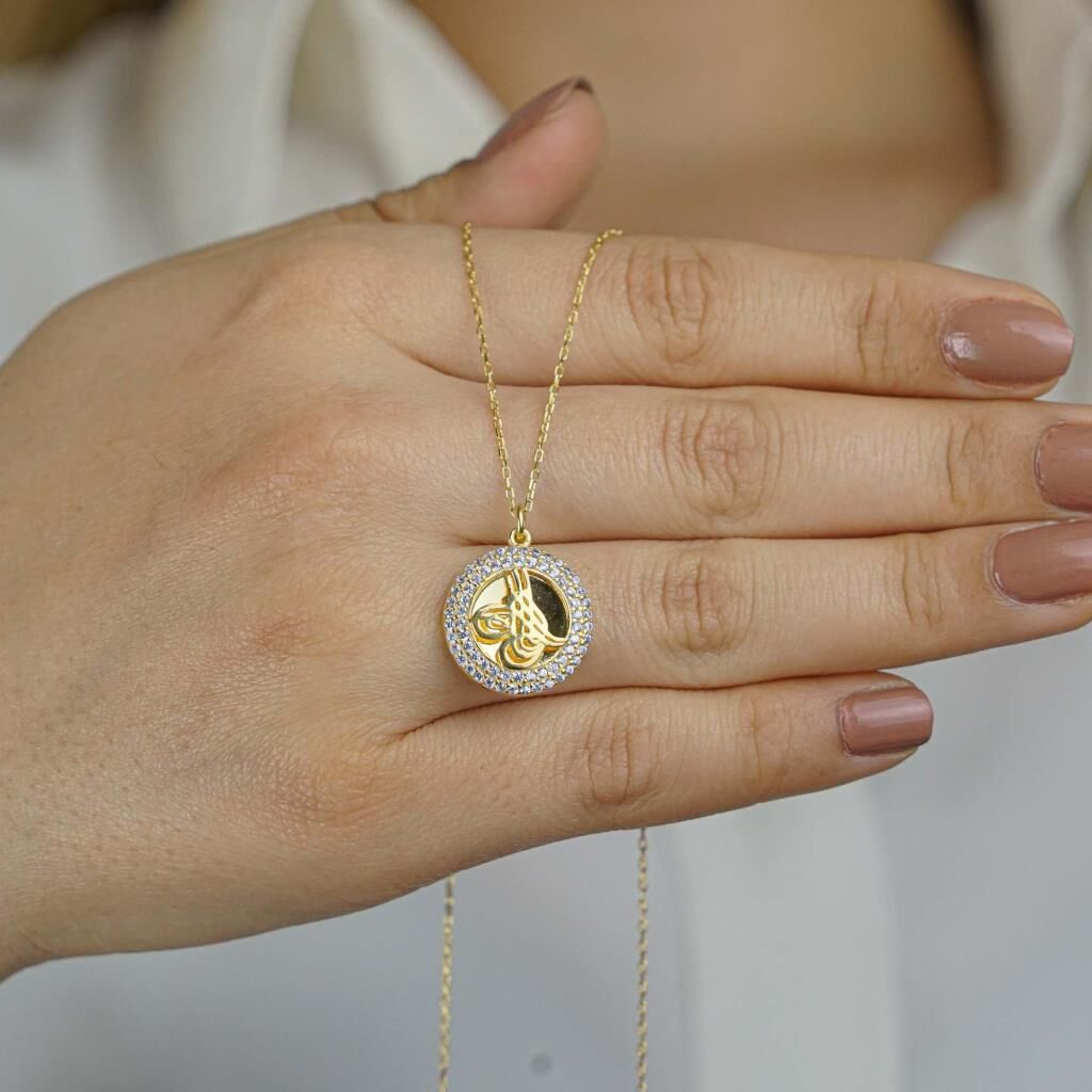 Yuvarlak Model Tuğra Motifli Altın Kaplamalı 925 Ayar Gümüş Kadın Kolye 45 CM