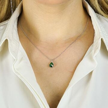 Damla Tasarımlı Zümrüt Yeşili Zirkon Taşlı 925 Ayar Gümüş Kadın Kolye