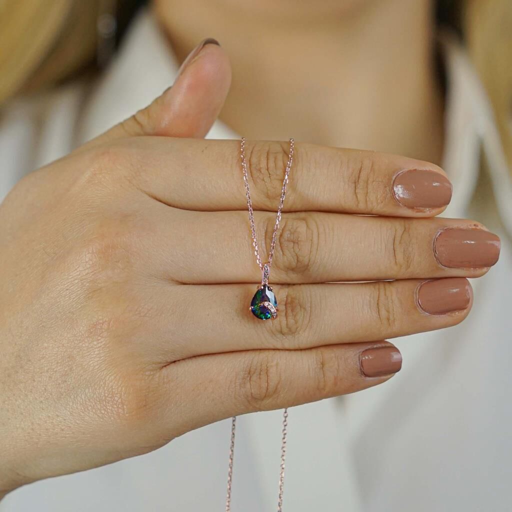 Damla Tasarımlı Mistik Topaz Taşlı 925 Ayar Gümüş Kadın Kolye