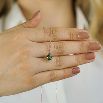 Damla Tasarımlı Zümrüt Yeşili Zirkon Taşlı 925 Ayar Gümüş Kadın Kolye Rose