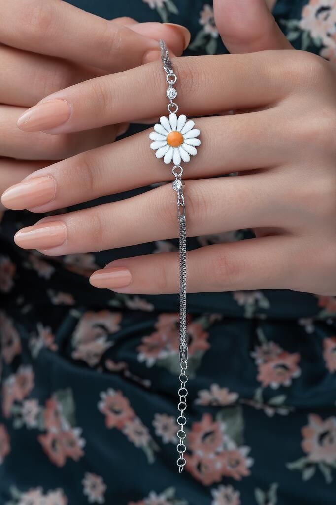 Şık Tasarımlı Gümüş Papatya Bayan Bileklik