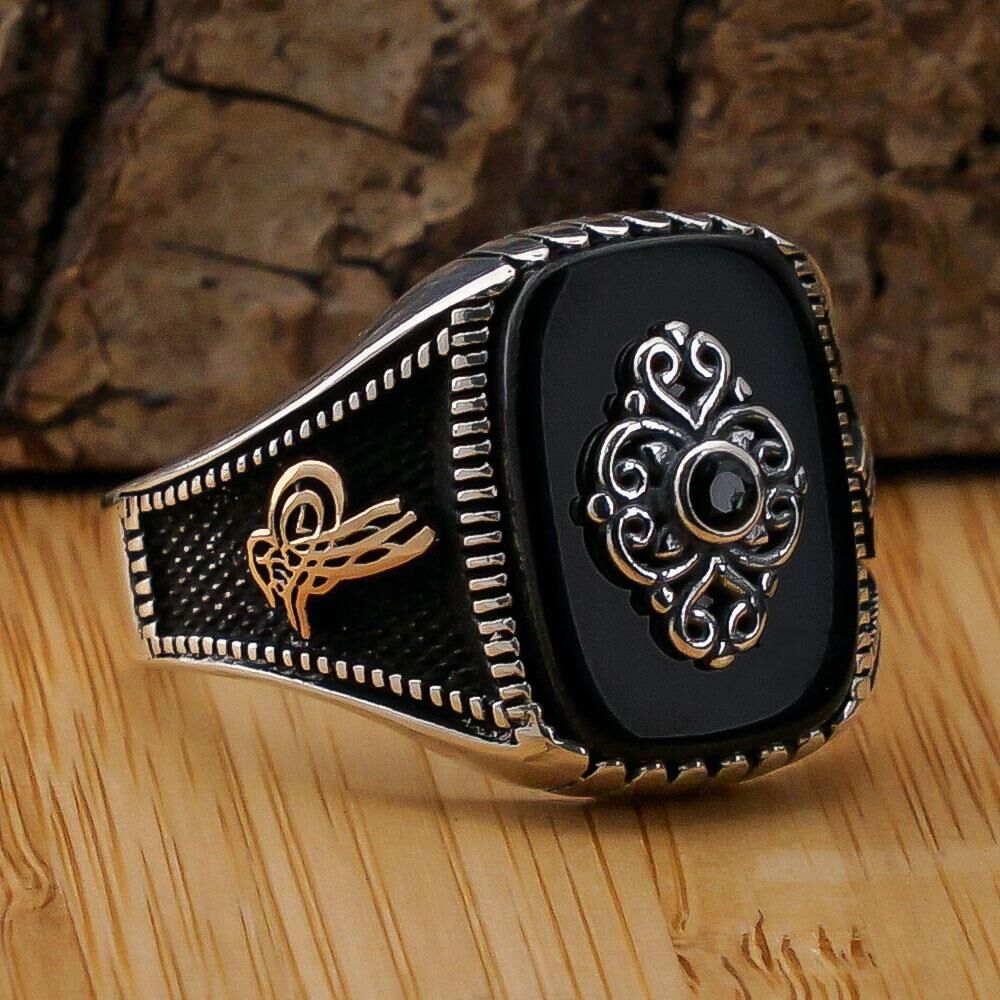 Siyah Oniks Taşlı Osmanlı Tuğra Motifli Gümüş Erkek Yüzük