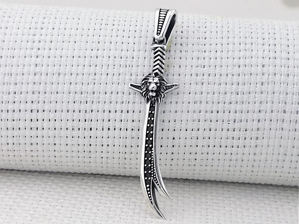 Aslan Zülfikar Kılıç Tasarımlı 925 Ayar Gümüş Kolye Ucu