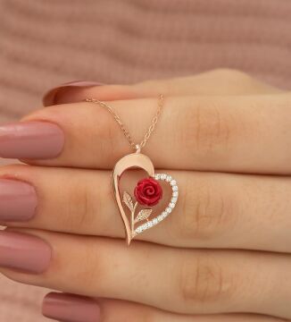 Özel Tasarım Kalp İçinde Gül Detaylı 925 Ayar Gümüş Kolye ROSE