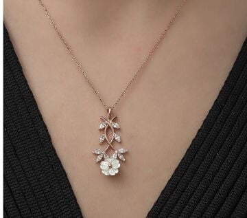 Baget Taşlı Manolya Çiçeği Gümüş Kolye Rose