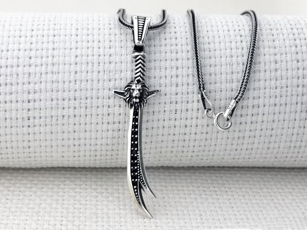 Aslan Zülfikar Kılıç Tasarımlı 925 Ayar Gümüş Kolye