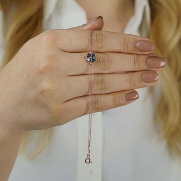 Yonca Tasarımlı Kalp Detaylı Mistik Topaz Taşlı 925 Ayar Gümüş Bileklik