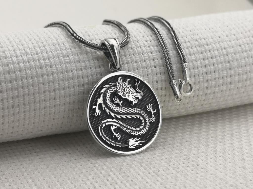 Ejderha Tasarımlı 925 Ayar Gümüş Kolye