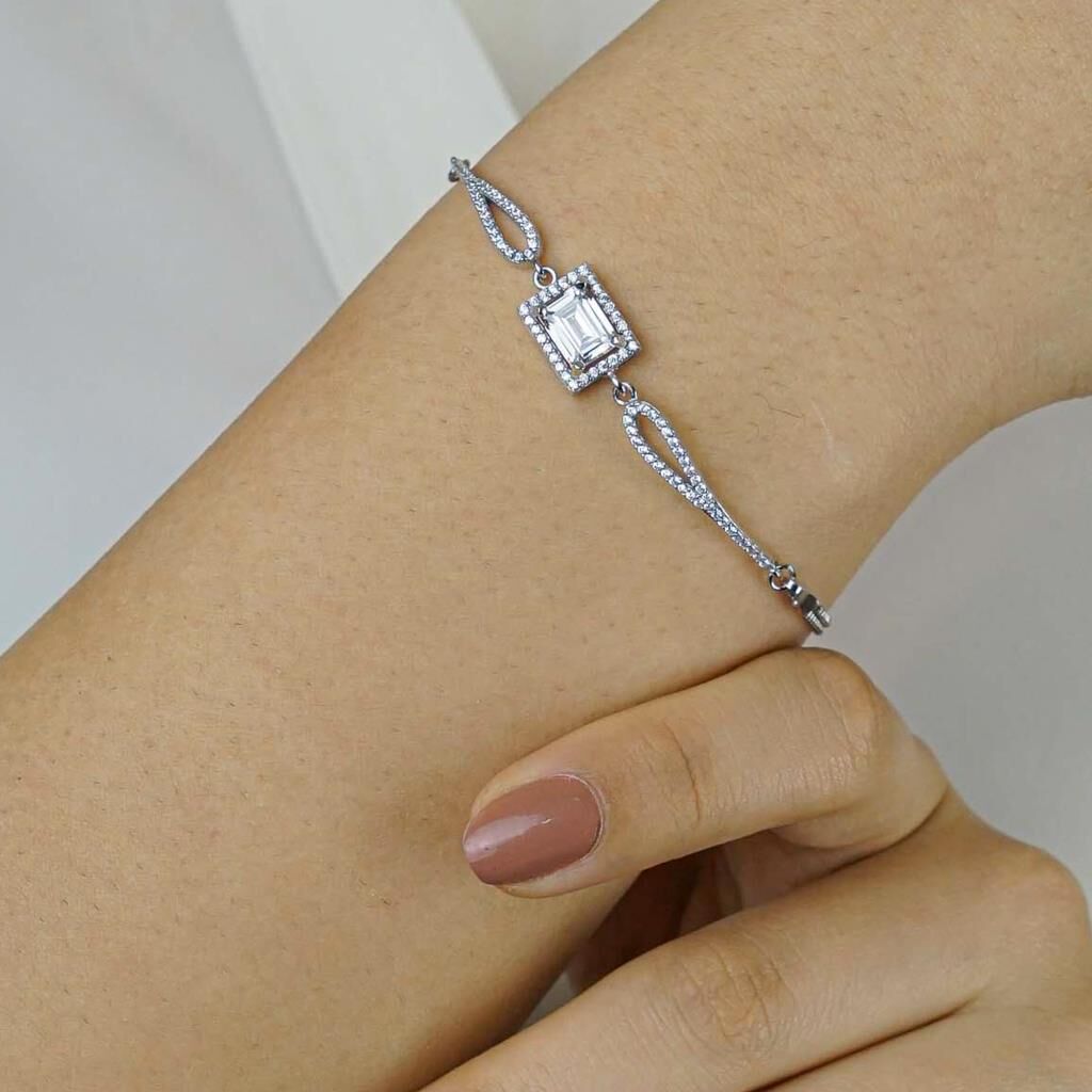 Baget Taşlı Kelepçe Model 925 Ayar Gümüş Kadın Bileklik