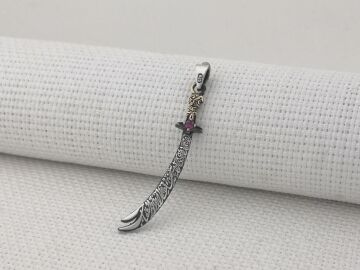 La Feta İlla Ali La Seyfe İlla Zülfikar Yazılı Kırmzı Taşlı 925 Ayar Gümüş Kolye Ucu