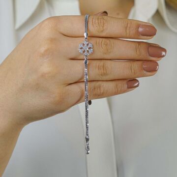 Kar Tanesi Tasarımlı 925 Ayar Gümüş Kadın Bileklik