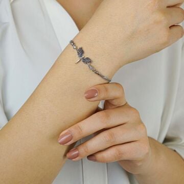 Melek Tasarımlı Siyah Zirkon Taşlı 925 Ayar Gümüş Kadın Bileklik