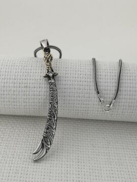 La Feta İlla Ali La Seyfe İlla Zülfikar Yazılı Beyaz Taşlı Gümüş Kolye