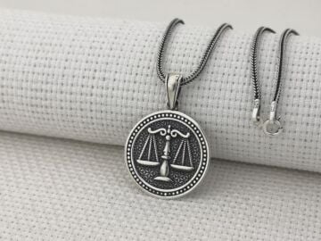 Adalet Terazisi Simgeli 925 Ayar Gümüş Kolye