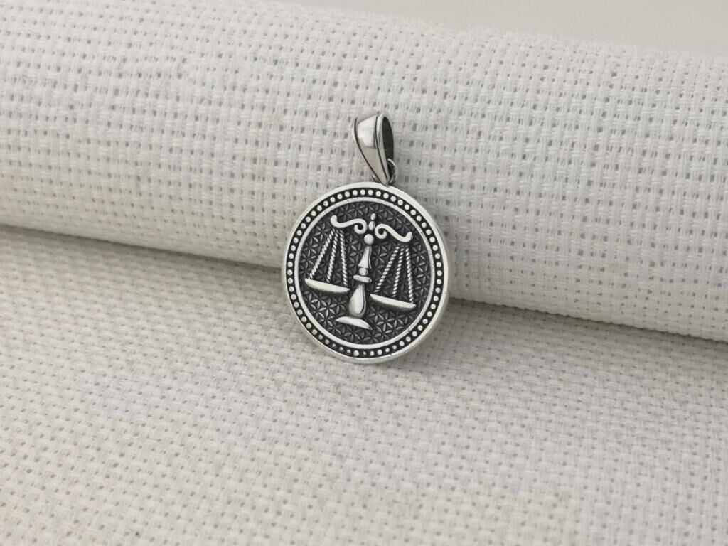 Adalet Terazisi Simgeli 925 Ayar Gümüş Kolye Ucu