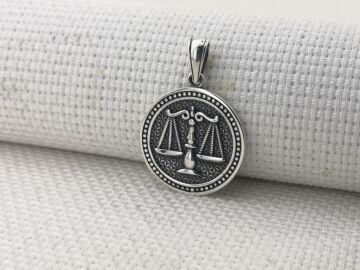 Adalet Terazisi Simgeli 925 Ayar Gümüş Kolye Ucu
