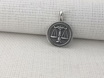 Adalet Terazisi Simgeli 925 Ayar Gümüş Kolye Ucu