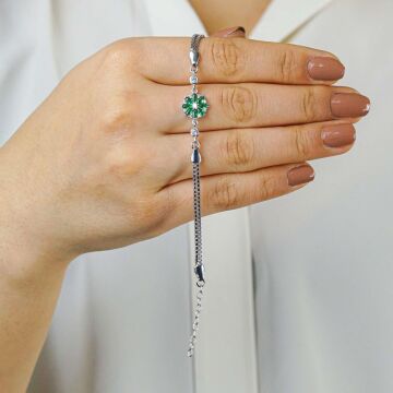 Zümrüt Yeşili Çiçek Tasarımlı 925 Ayar Gümüş Kadın Bileklik