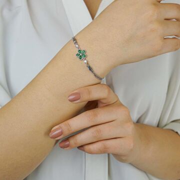 Zümrüt Yeşili Renkli Çiçek Tasarımlı 925 Ayar Gümüş Bileklik