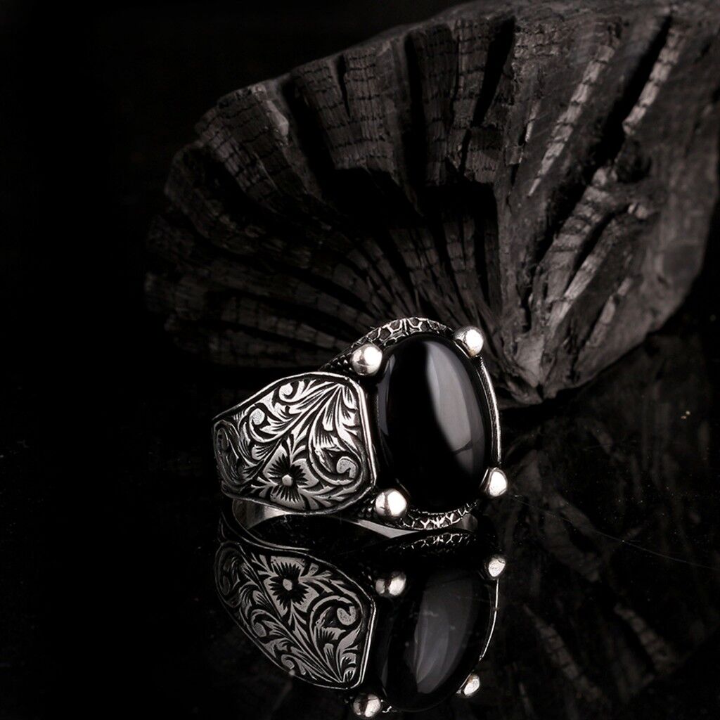 ONİX TAŞLI KALEM İŞLEME MODEL 925 AYAR GÜMÜŞ ERKEK YÜZÜK