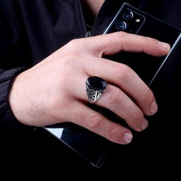 ONİX TAŞLI OVAL MODEL 925 AYAR GÜMÜŞ ERKEK YÜZÜK
