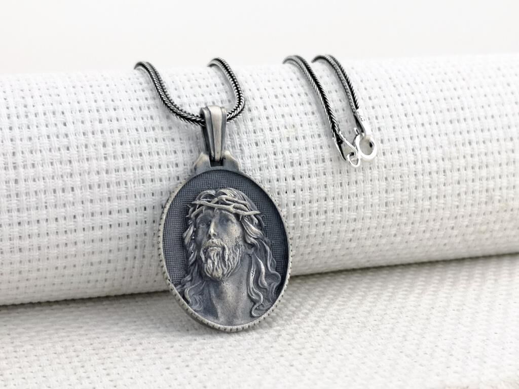 Hz İsa Dikenli Taçlı Üç Boyutlu 925 Ayar Gümüş Kolye