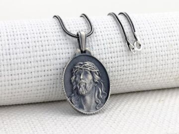 Hz İsa Dikenli Taçlı Üç Boyutlu 925 Ayar Gümüş Kolye