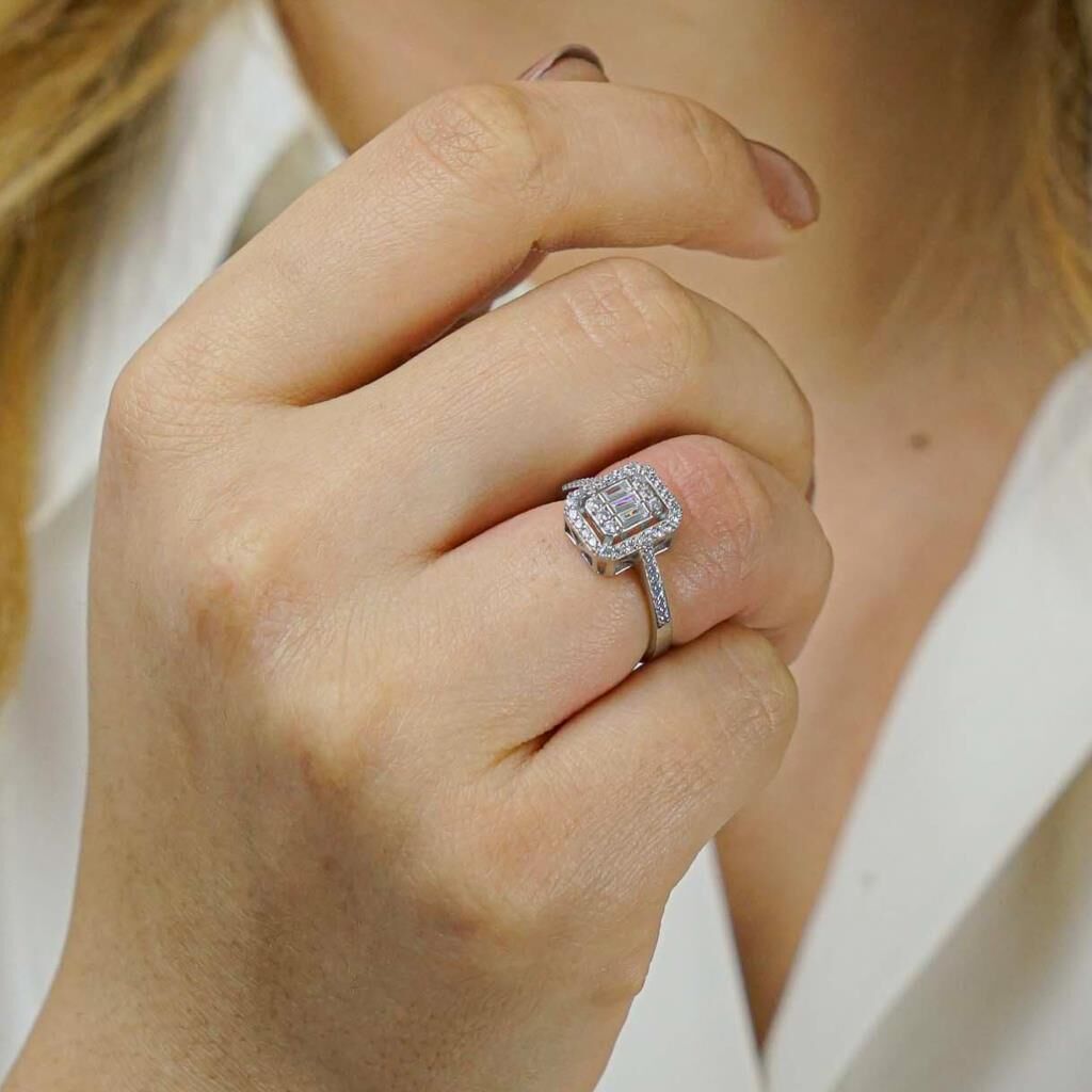 Baget Taşlı Pırlanta Montür Tasarım 925 Ayar Gümüş Yüzük