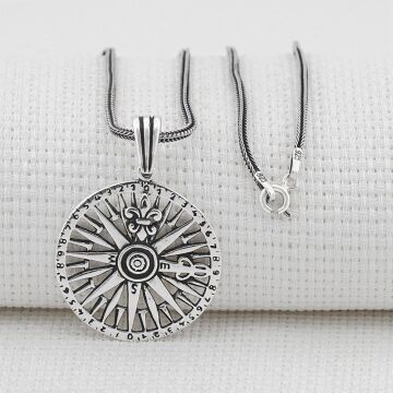 Açı Tasarımlı 925 Ayar Gümüş Pusula Kolye