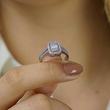 Baget Taşlı Pırlanta Tasarımlı 925 Ayar Gümüş Yüzük