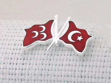 Türk Bayrağı ve Üç Hilal Tasarımlı 925 Ayar Gümüş Rozet Yaka İğnesi
