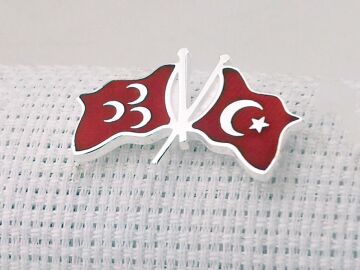 Türk Bayrağı ve Üç Hilal Tasarımlı 925 Ayar Gümüş Rozet Yaka İğnesi