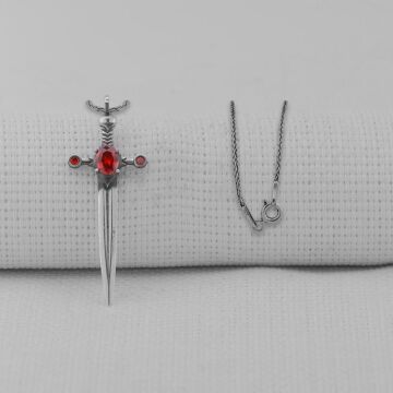 Kırmızı Zirkon Taşlı Şovalye Kılıcı 925 Ayar Erkek Gümüş Kolye